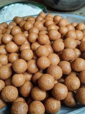 নারিকেল নাড়ু (গুড়)